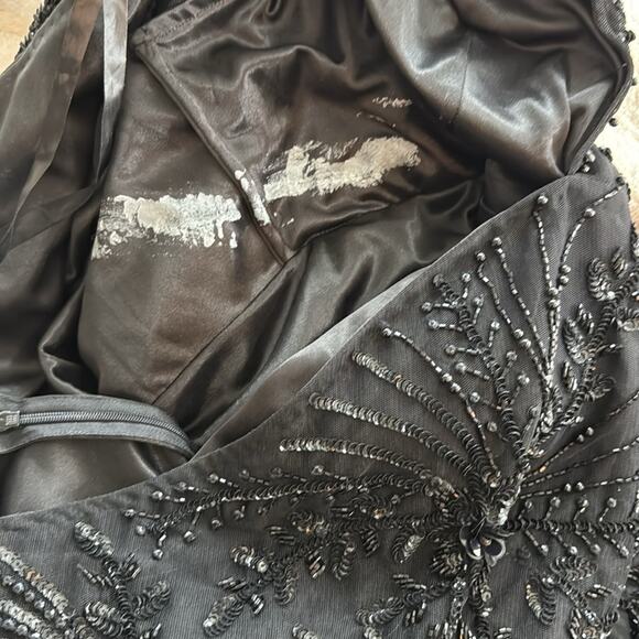 MAC DUGGAL Women’s Black Beaded V-Neck Sheer Cape Gown - Picture 11 of 14